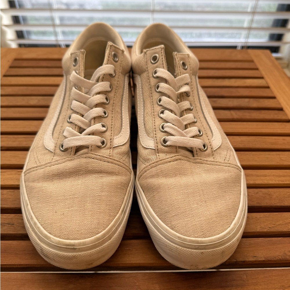 NWOT Vans Classics in Tan men’s size 9.0